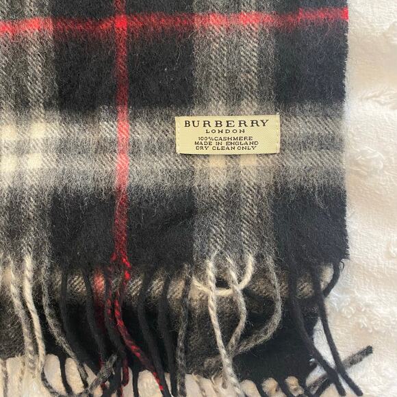 Burberry London 100% Cashmere Scarf Nova Check Black White Red - Picture 4 of 4